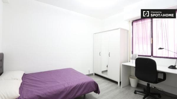 Habitación en apartamento de 5 dormitorios, Madrid Rio, Madrid photo 1