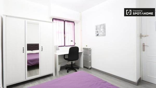 Habitación en apartamento de 5 dormitorios, Madrid Rio, Madrid thumbnail 2