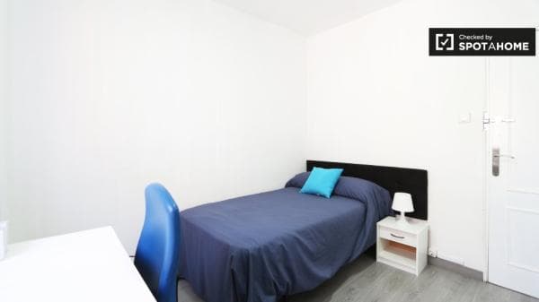 Habitación en apartamento de 5 dormitorios, Madrid Rio, Madrid thumbnail 1