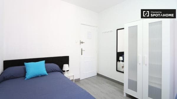 Habitación en apartamento de 5 dormitorios, Madrid Rio, Madrid thumbnail 2
