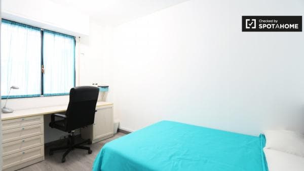 Habitación en apartamento de 5 dormitorios, Madrid Rio, Madrid photo 1
