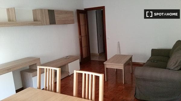 Habitación en piso compartido en Salamanca thumbnail 1