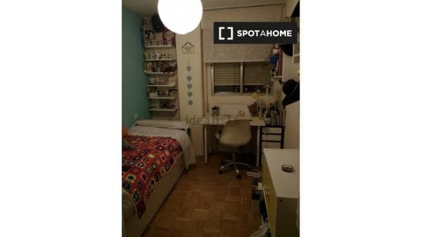 Habitación en piso compartido en madrid. photo 3