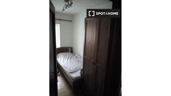 Habitación en piso compartido en madrid. photo 2