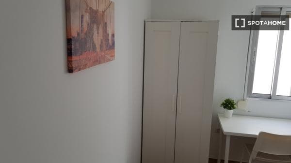 Piso en alquiler en , seville photo 1