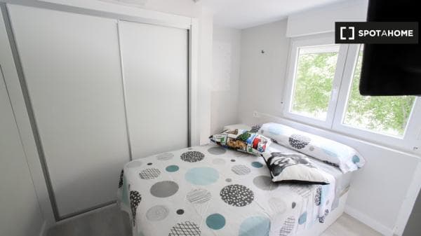 Habitación en piso compartido en valencia. photo 1