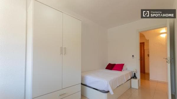 Se alquila habitación en piso de 5 habitaciones en Albors, Valencia thumbnail 2