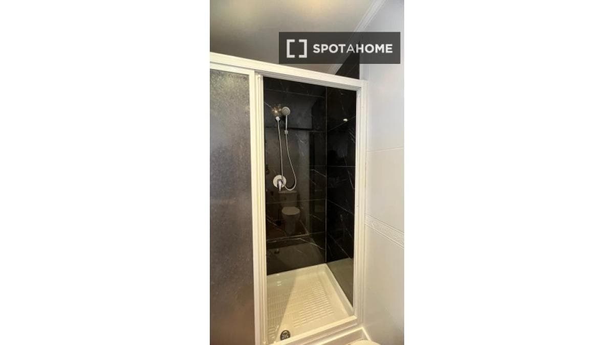Propiedades en venta y alquiler en España photo 2