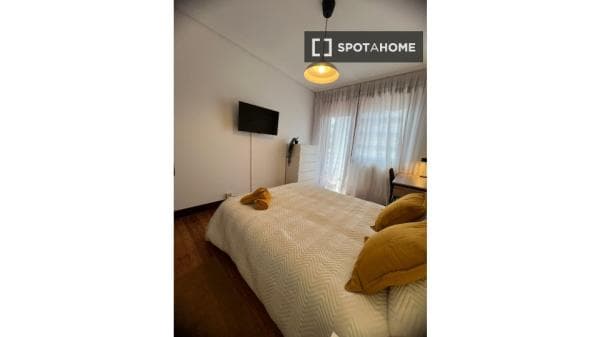 Habitación en piso compartido en Bilbao photo 1