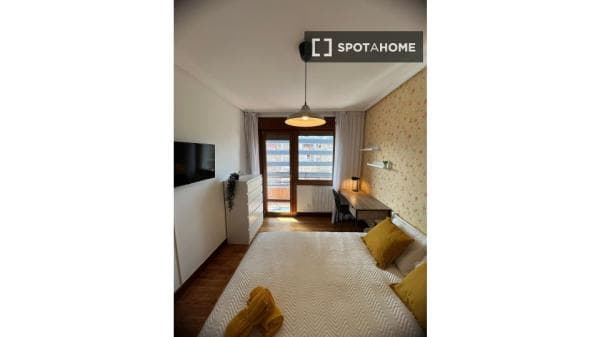 Habitación en piso compartido en Bilbao photo 2