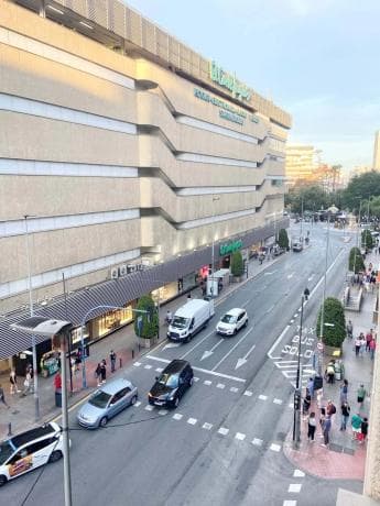 Piso en venta en Avenida Maisonnave, Alicante / Alacant thumbnail 1