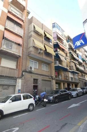 Piso en venta en Barrio Carolinas Bajas, Alicante / Alacant thumbnail 1