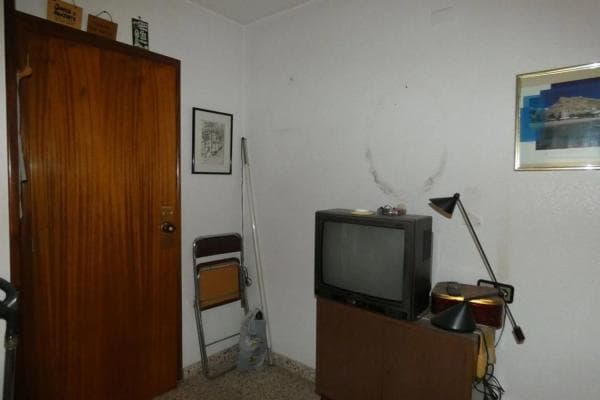 Piso en venta en Barrio Carolinas Bajas, Alicante / Alacant thumbnail 2