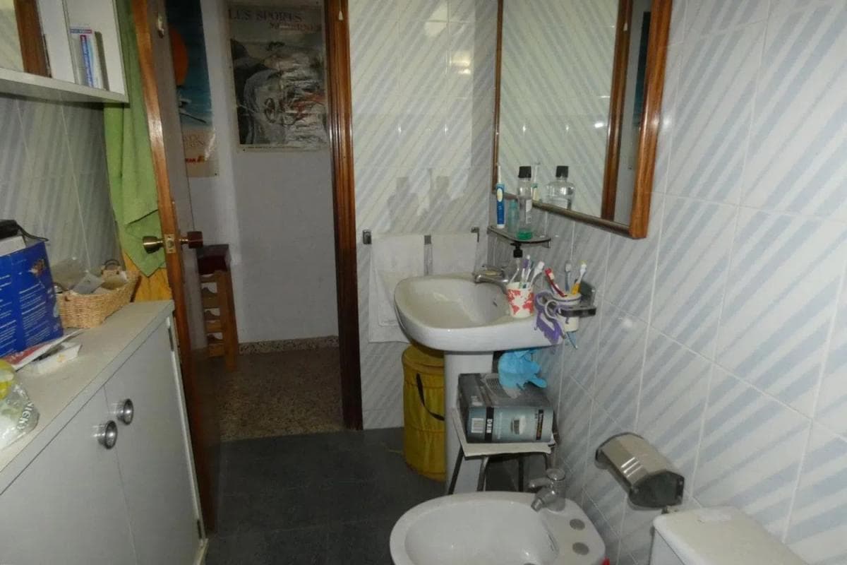 Sale of apartment in Barrio Carolinas Bajas, Alicante
photo 4