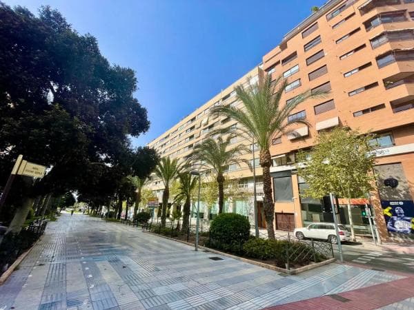 Piso en venta en Avenida Oscar Espla, Alicante / Alacant photo 1