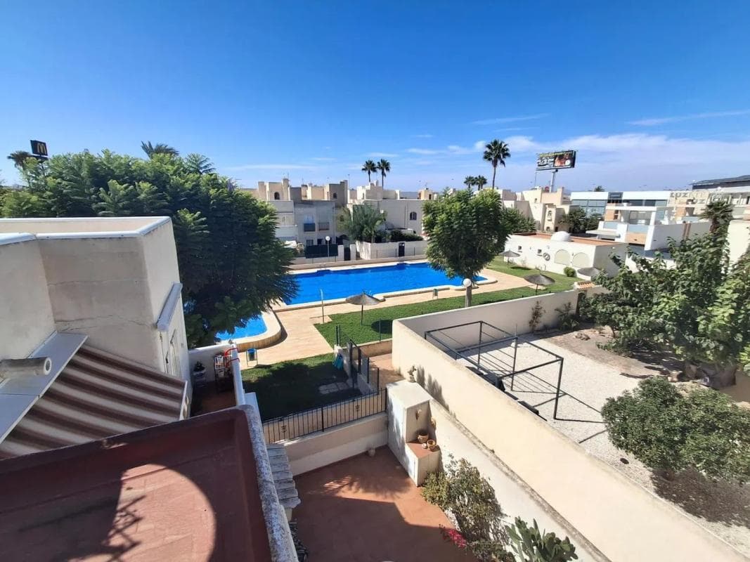 Venta de piso en Azahar del mar s/n, Torrevieja
photo 2