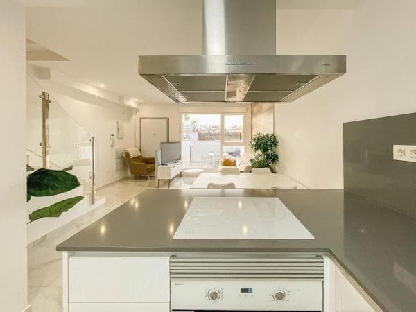 Chalet independiente en venta en Avenida Tomas Boj Andreu, 10386 ML10386, Torrevieja thumbnail 2