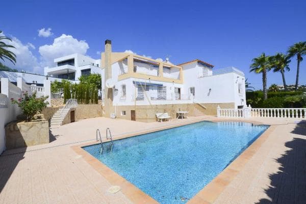 Wolnostojąca willa na sprzedaż w Urbanización Ortenbach, Calpe photo 1