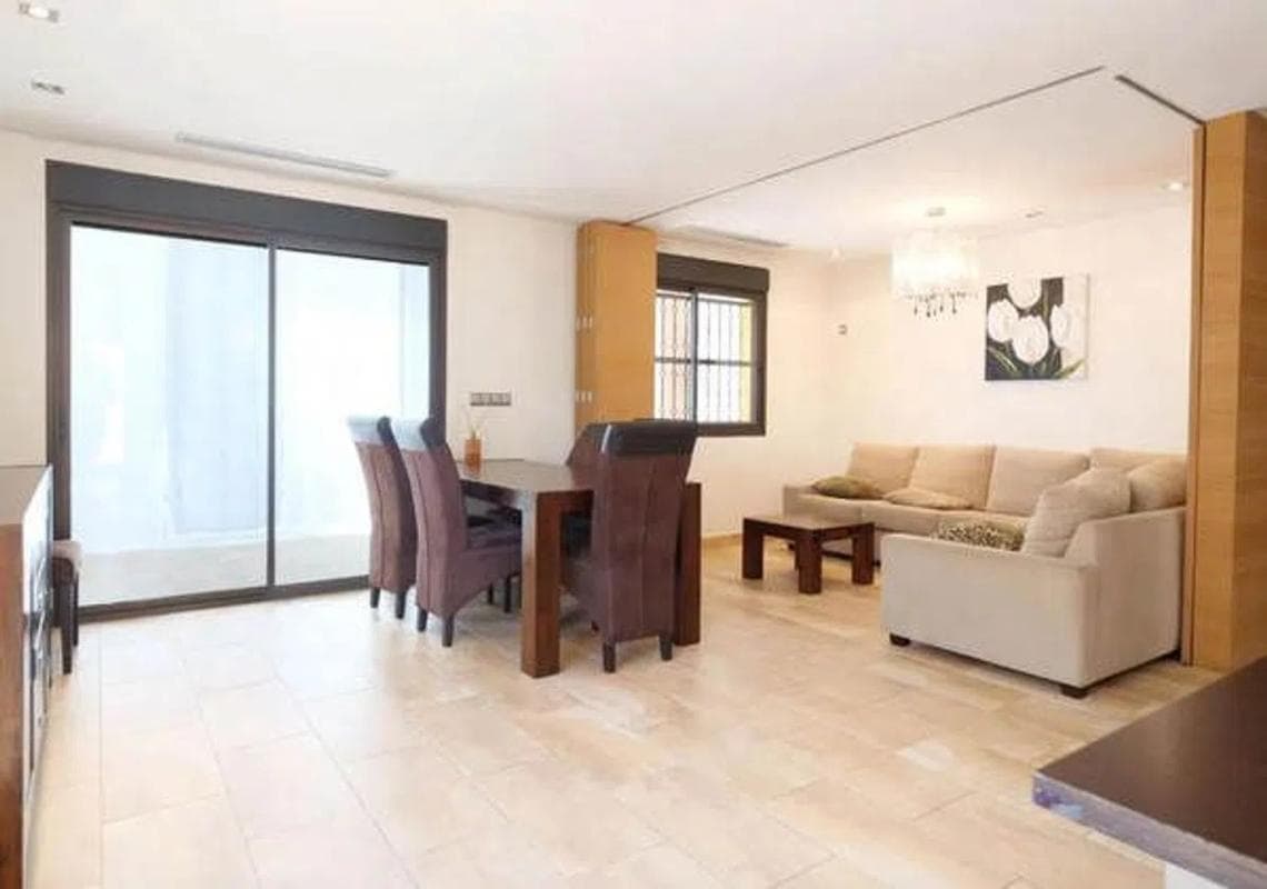 Venta de piso en Urbanizaciones, Guardamar del Segura
photo 2