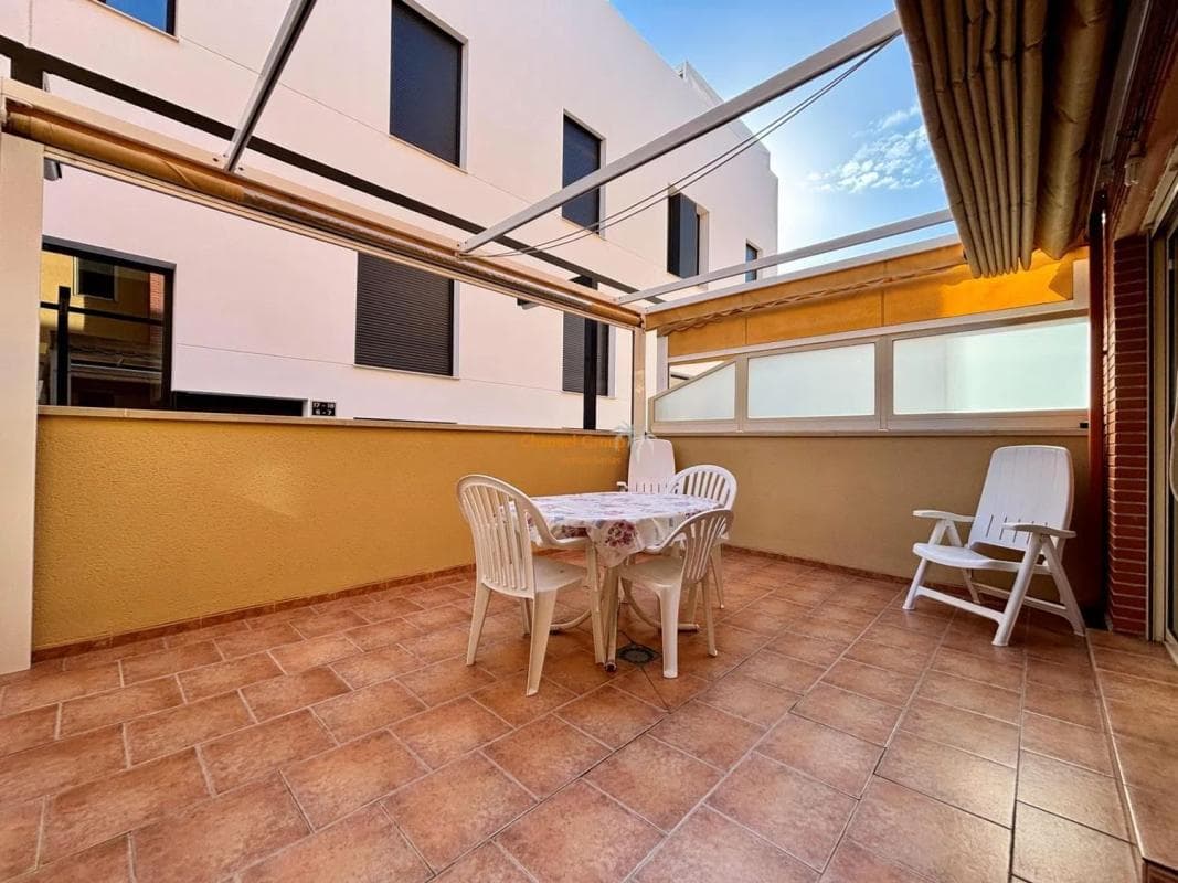 Sale of independent chalet in Urbanizaciones, Guardamar del Segura
photo 3