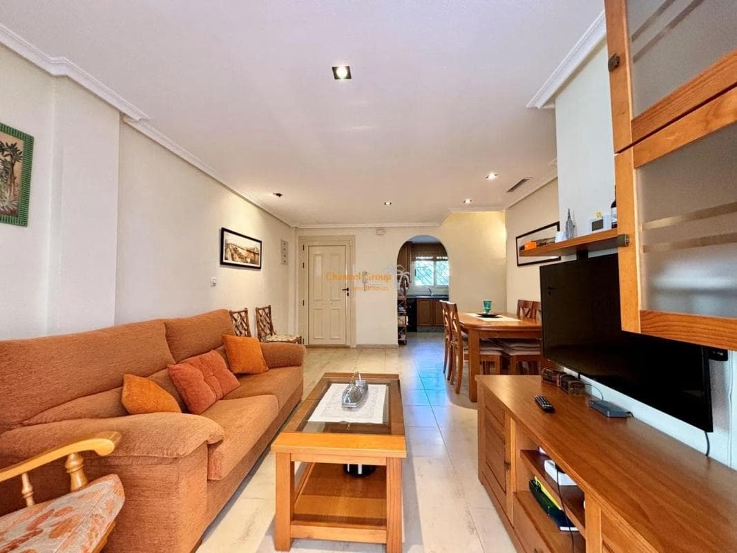 Sale of independent chalet in Urbanizaciones, Guardamar del Segura
photo 4