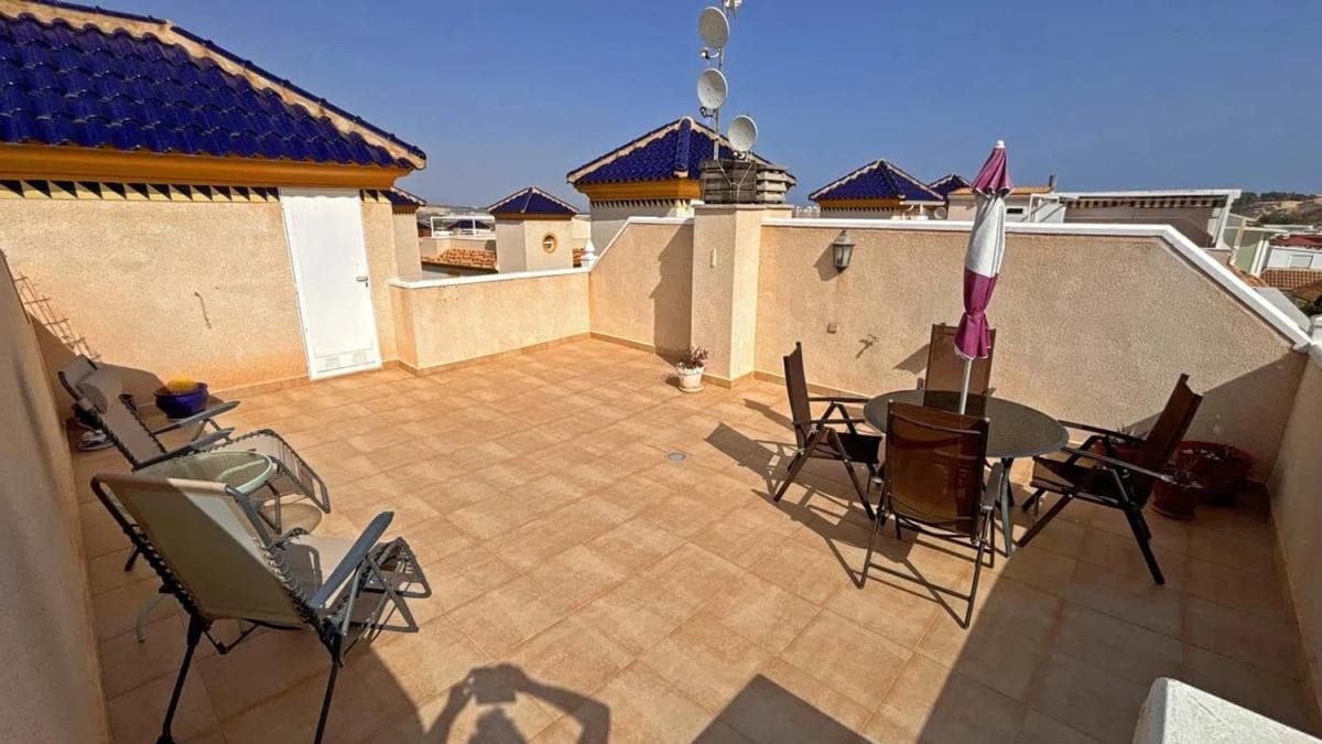 Sale of independent chalet in Calle Berenguer de Massanet, 280, Guardamar del Segura
photo 3