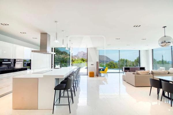 Chalet independiente en venta en Zona de Mascarat, Altea thumbnail 1