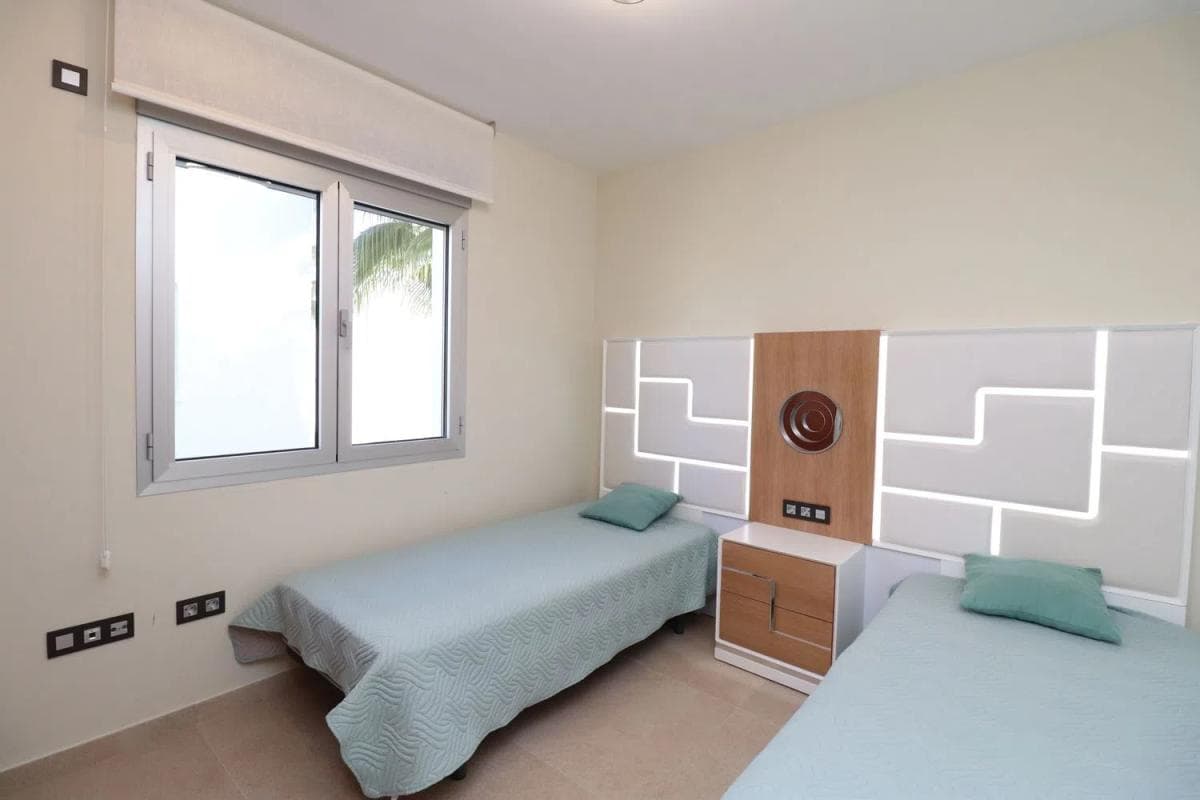 Venta de chalet independiente en Calle la Malva Rosa, 13, Guardamar del Segura
photo 5