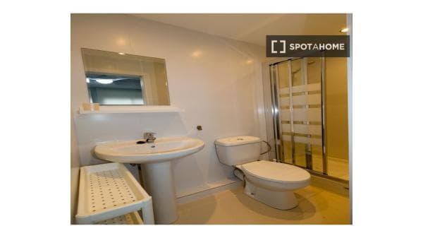 Piso de 3 habitaciones en alquiler en Valencia thumbnail 1