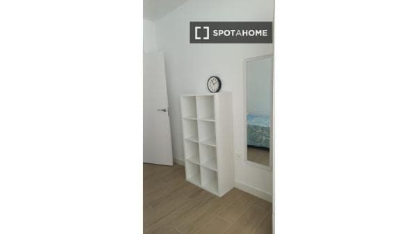 Habitación en piso compartido en Granada thumbnail 2