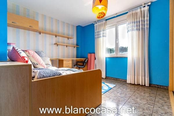 Chalet independiente en venta en , Carballo thumbnail 2