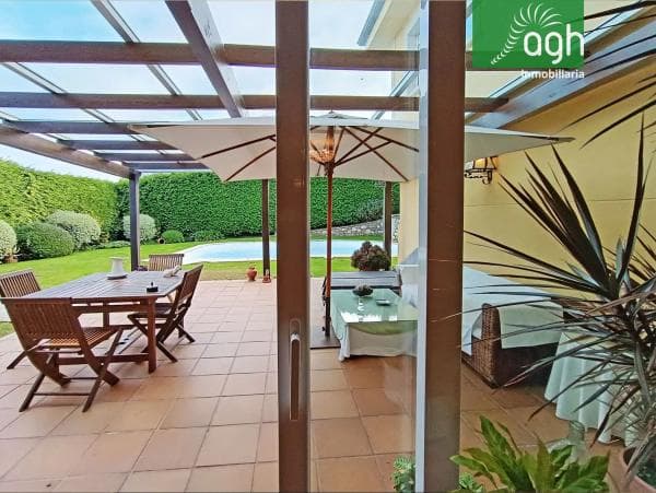 Detached villa for sale in , Bergondo photo 1
