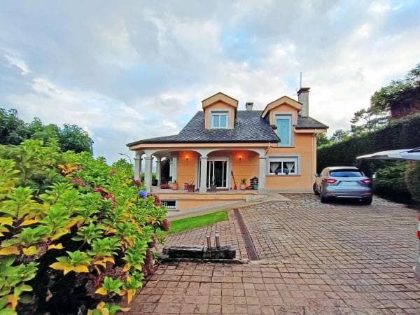 Detached villa for sale in , Bergondo thumbnail 1