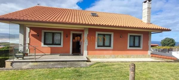 Chalet independiente en venta en , Valdoviño thumbnail 1