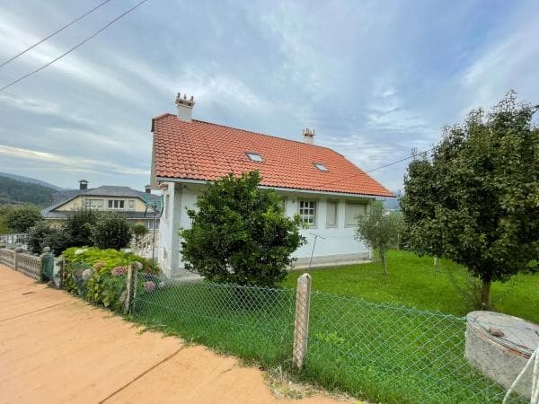 Chalet independiente en venta en , Cedeira thumbnail 2