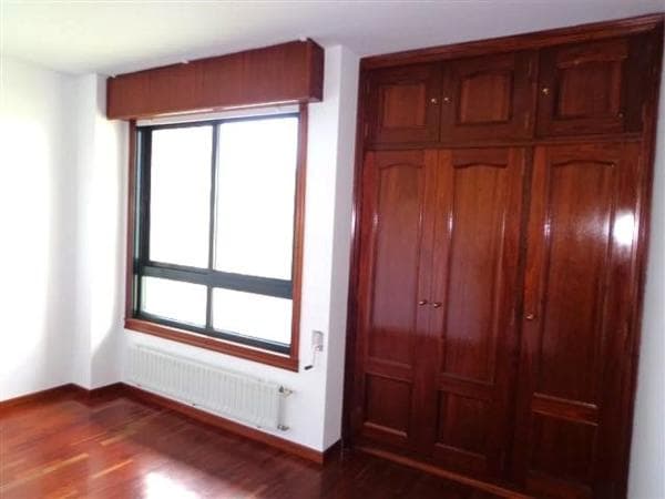Duplex en venta en Calle Manuel Azaña, A Coruña thumbnail 2