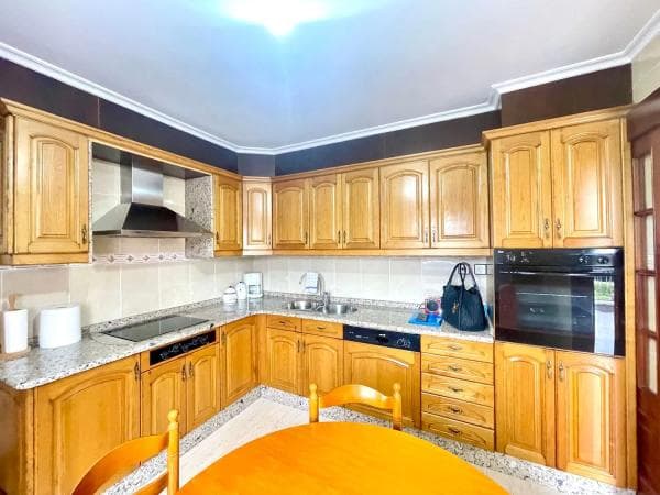 Коттедж на продажу в , Coristanco photo 2