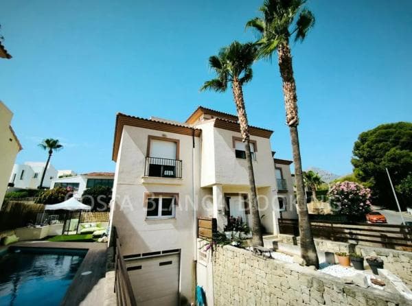 Chalet independiente en venta en Calle Riu Guadiana, Alfaz del Pi photo 1