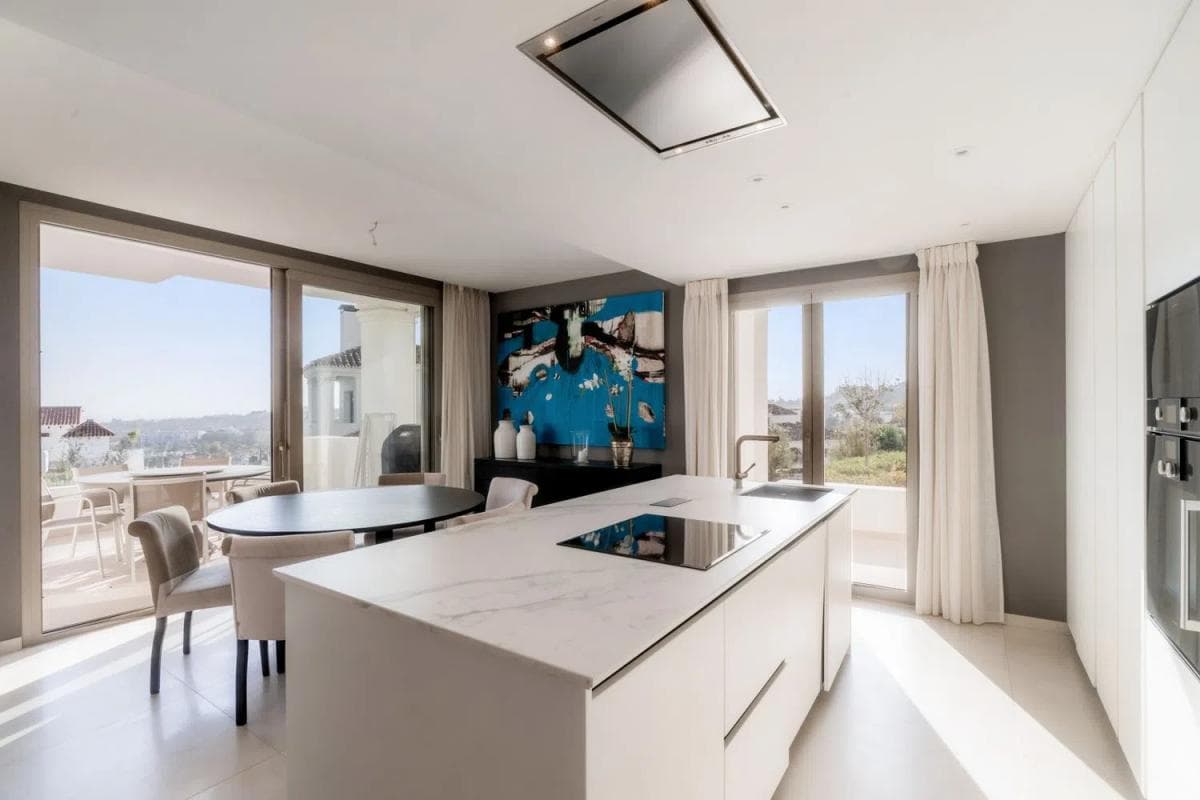 Продажа квартиры на Barrio Los Naranjos, Марбелла
photo 2
