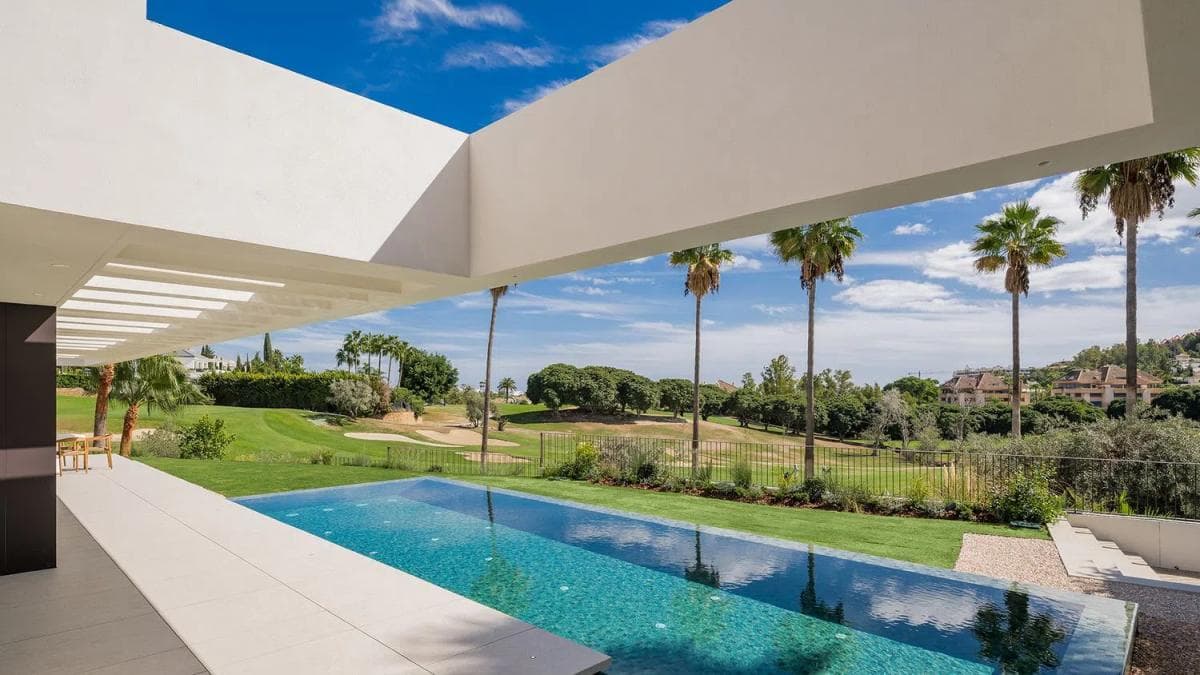 Venta de chalet independiente en Calle Sirio, 323, Marbella
photo 2