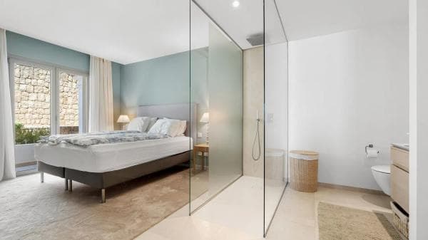 Apartment for sale in Barrio Los Naranjos, Marbella thumbnail 2