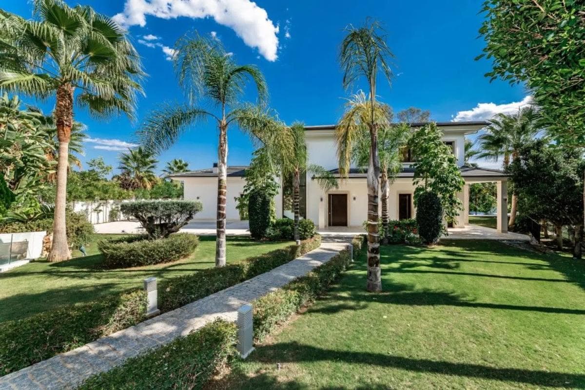 Venta de chalet independiente en Barrio Los Naranjos, Marbella
photo 2