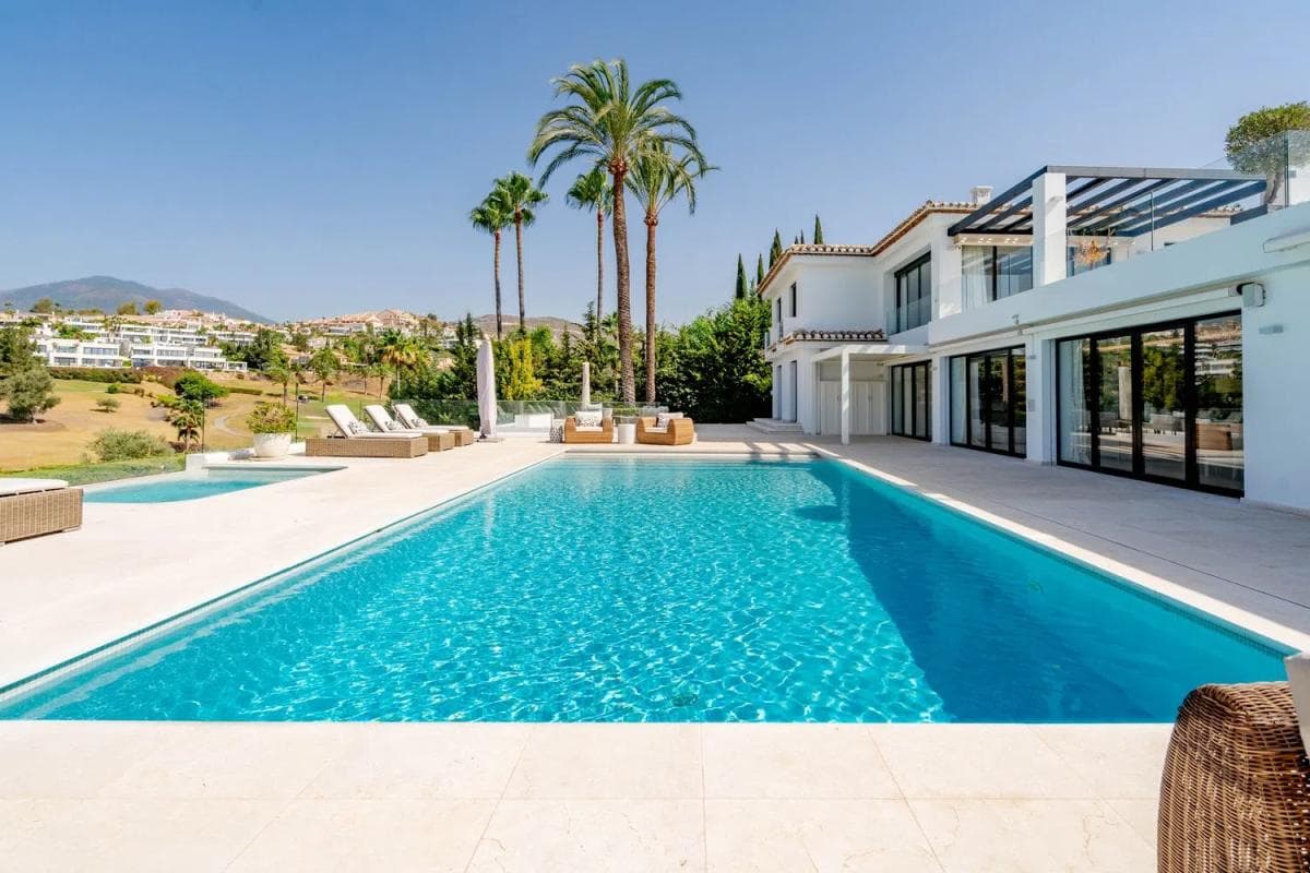 Venta de chalet independiente en Barrio Los Naranjos, Marbella
photo 2