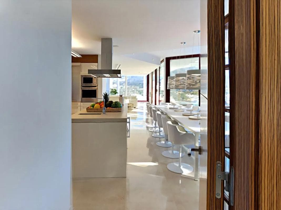 Venta de chalet independiente en Avenida Avenue Calderón de la Barca, Marbella
photo 2