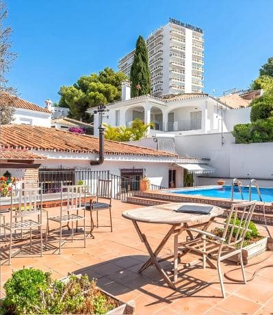 Chalet independiente en venta en GUSTAVO GARCIA BECKER, 305, Marbella thumbnail 1