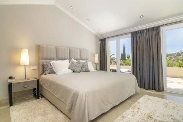 Duplex en venta en Barrio Los Naranjos, Marbella thumbnail 2