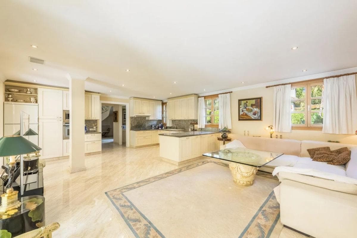 Venta de chalet independiente en Calle Roma, Marbella
photo 3