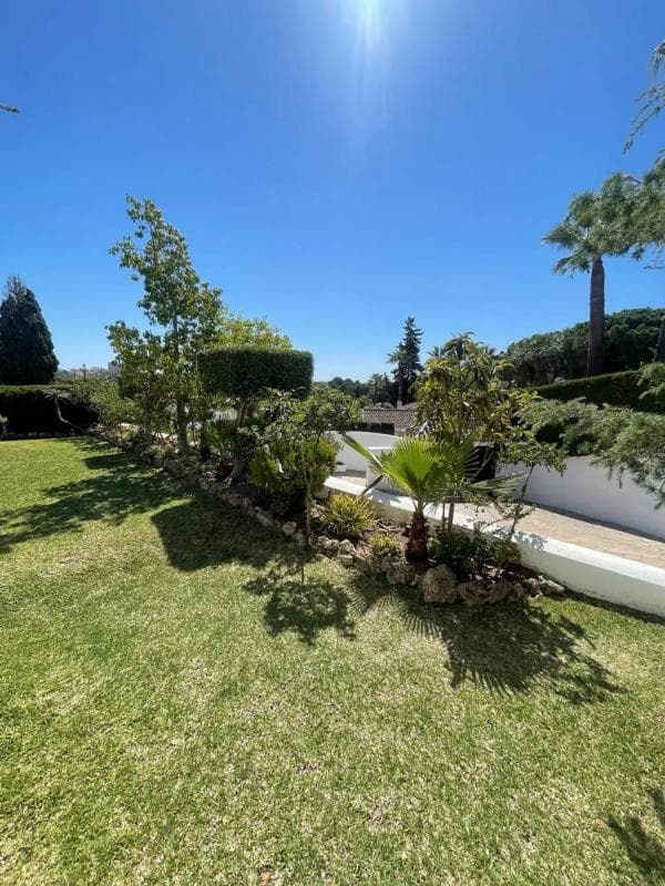 Venta de chalet independiente en Barrio Las Brisas, Marbella
photo 3