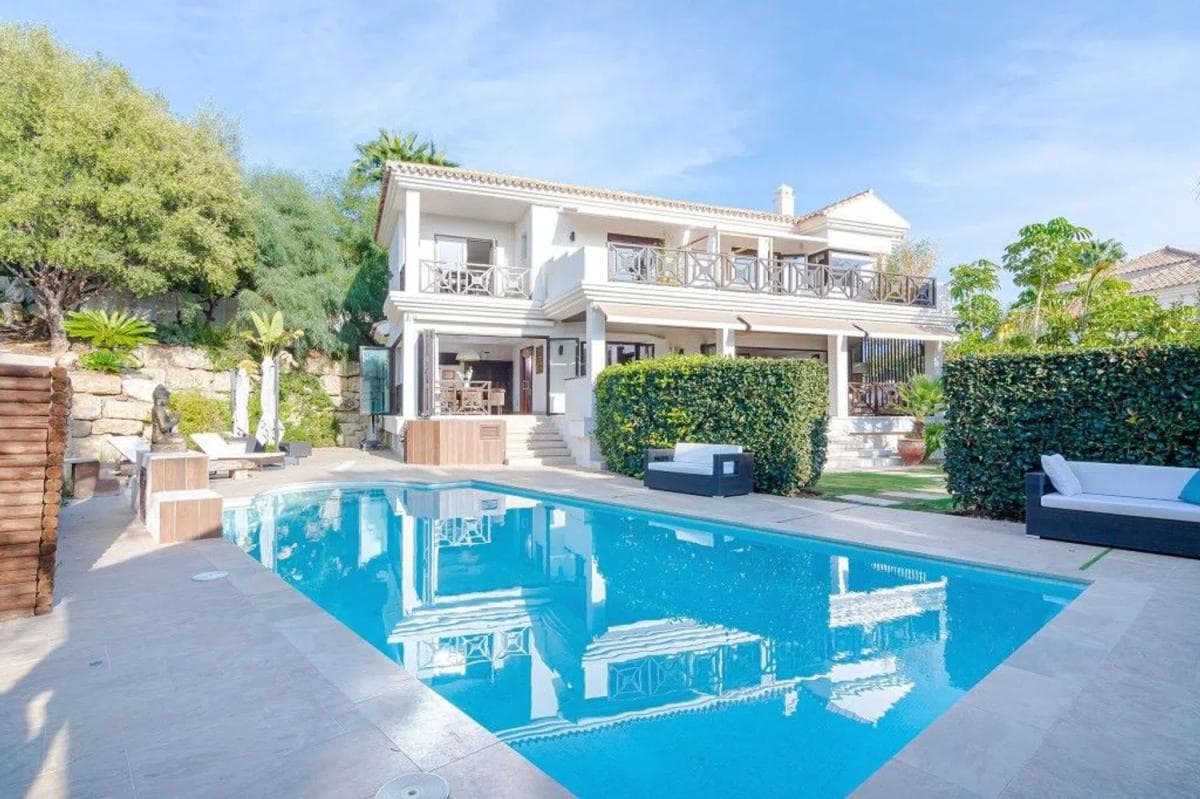 Venta de chalet independiente en Barrio Los Naranjos, Marbella
photo 2