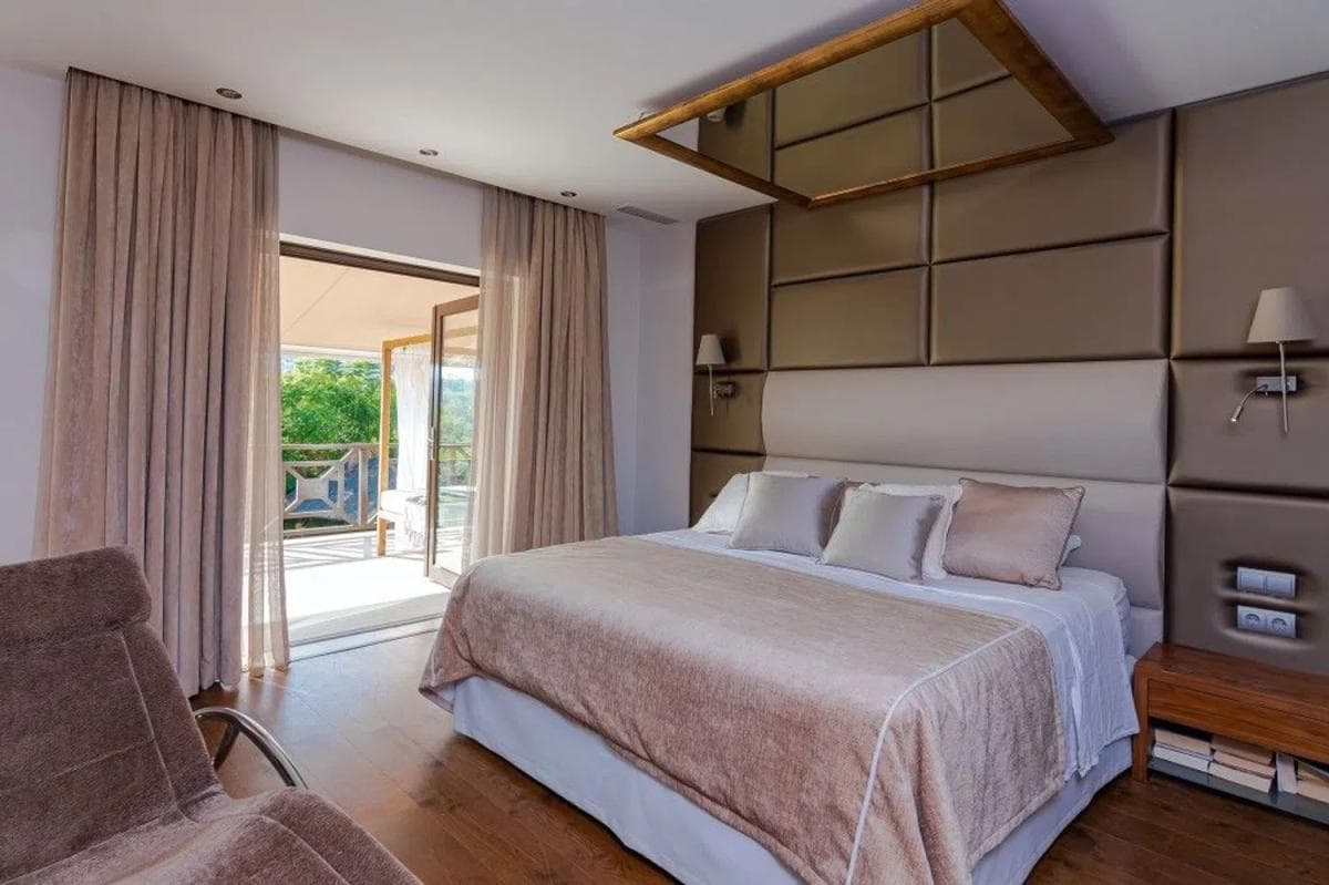Venta de chalet independiente en Barrio Los Naranjos, Marbella
photo 4